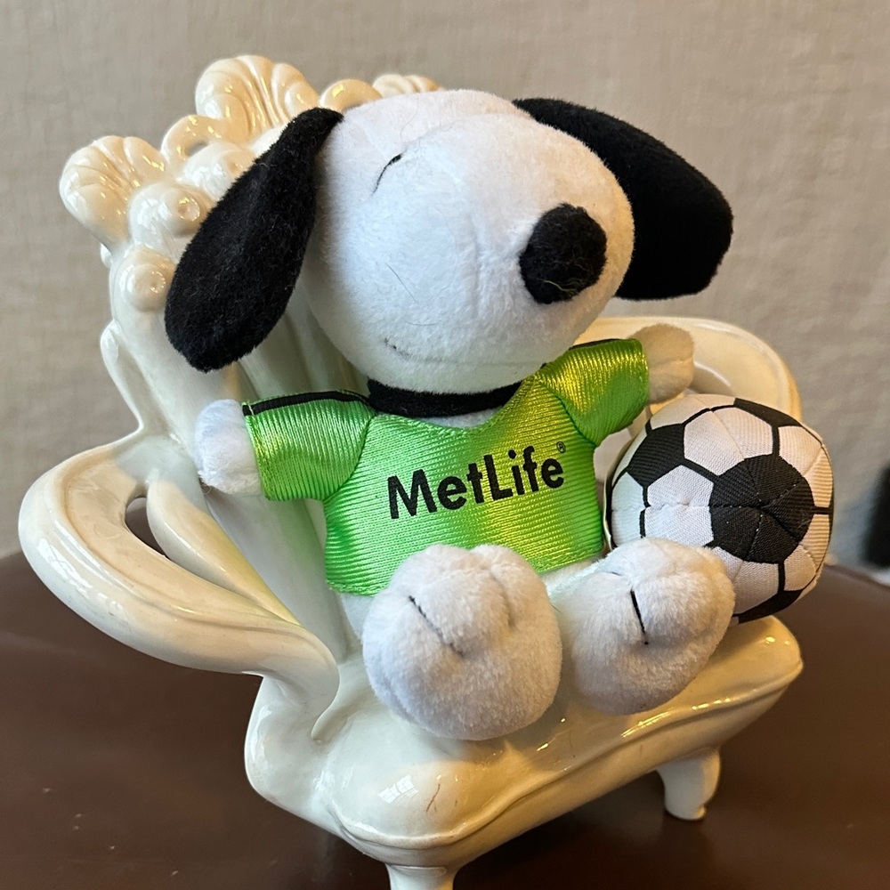 MetLife Snoopy Plush with Soccer Ball - Picture 3 of 5